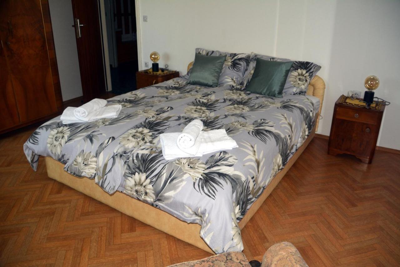 Vila Hisa V Travniku Smartno Exteriér fotografie