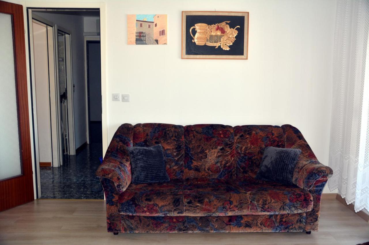 Vila Hisa V Travniku Smartno Exteriér fotografie