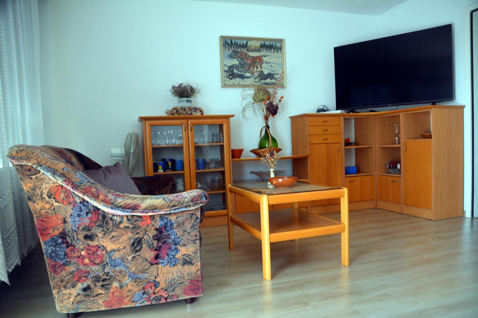 Vila Hisa V Travniku Smartno Exteriér fotografie