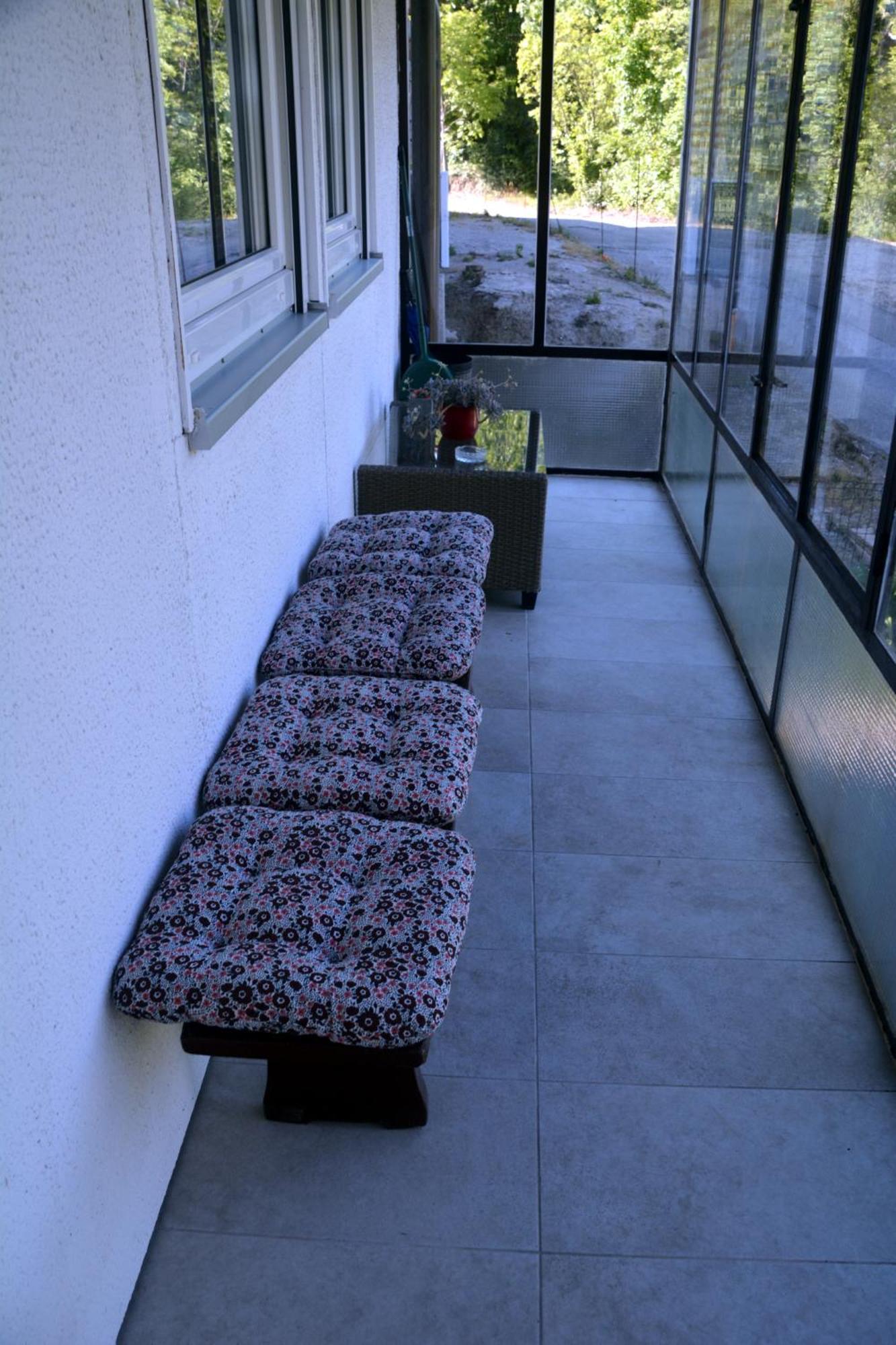 Vila Hisa V Travniku Smartno Exteriér fotografie